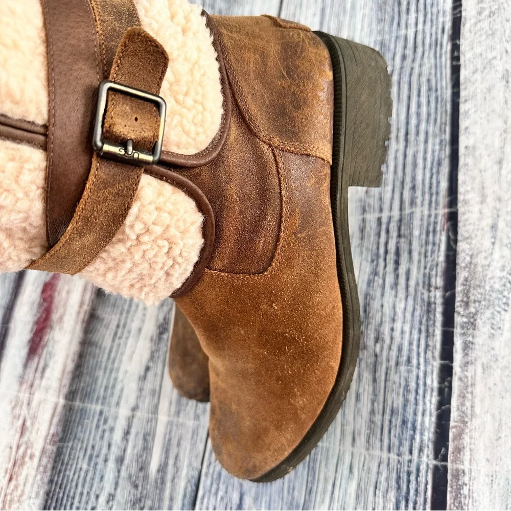 UGG Women’s Blayre Boot Shearling-Lined Leather Boots